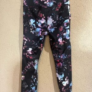 Avia extra small leggings, floral, print with pockets on the side
